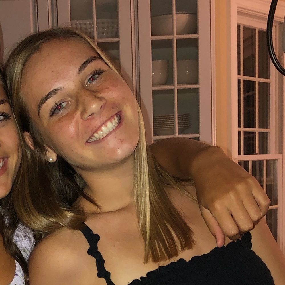 Meet your Posher, Claire